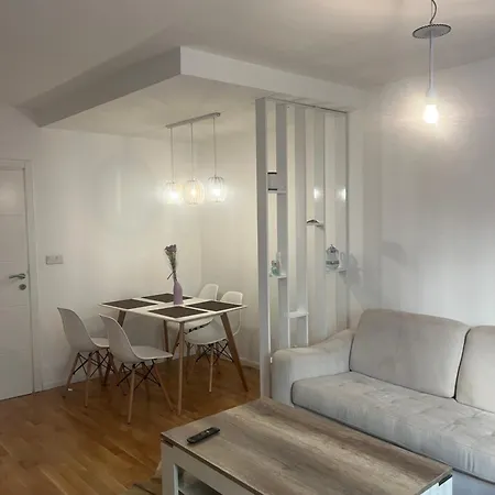 شقة Modern In Center Of